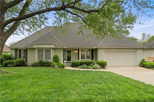 6001 W 90th Ter, Overland Park, KS 66207