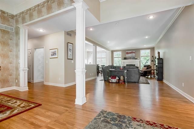 7400 Larson Ave, Kansas City, MO 64133