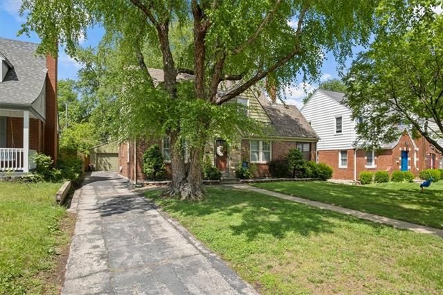 434 E 73rd St, Kansas City, MO 64131