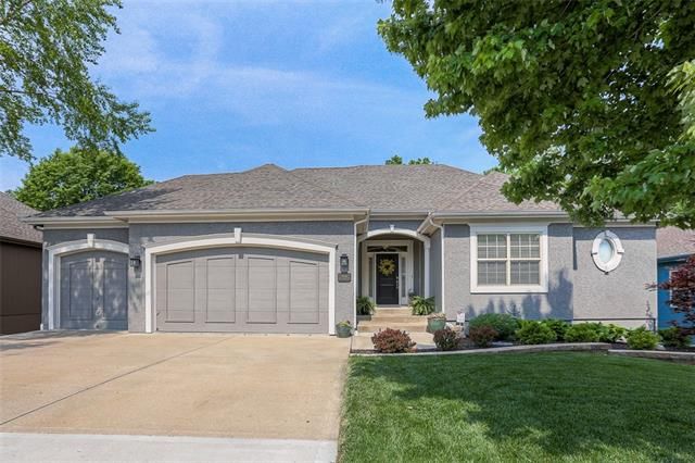 9026 N St Clair Ave, Kansas City, MO 64154