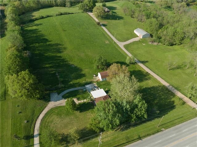 9616 Parallel Pw, Kansas City, KS 66109