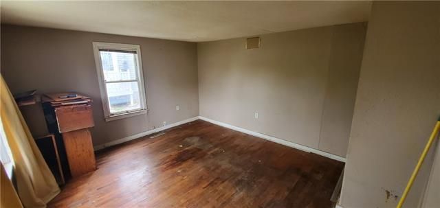 404 Mckinley St, Richmond, MO 64085