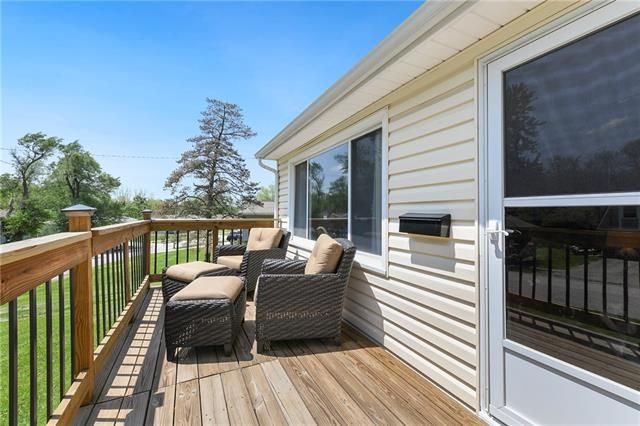 3806 E 107th Ter, Kansas City, MO 64137