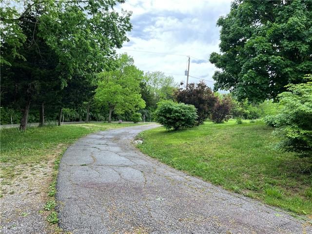 2511 S Lowe Rd, Independence, MO 64057