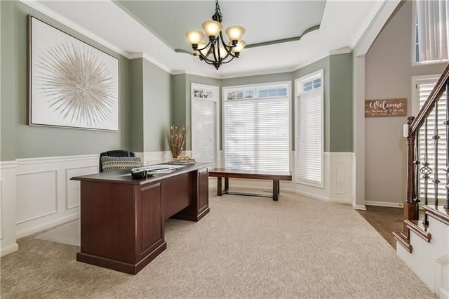 5816 NE Holiday Dr, Lee's Summit, MO 64064