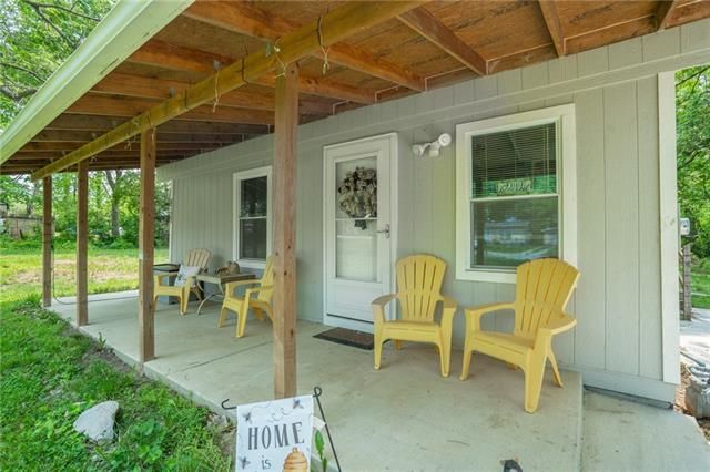 6717 E 66 St, Kansas City, MO 64133