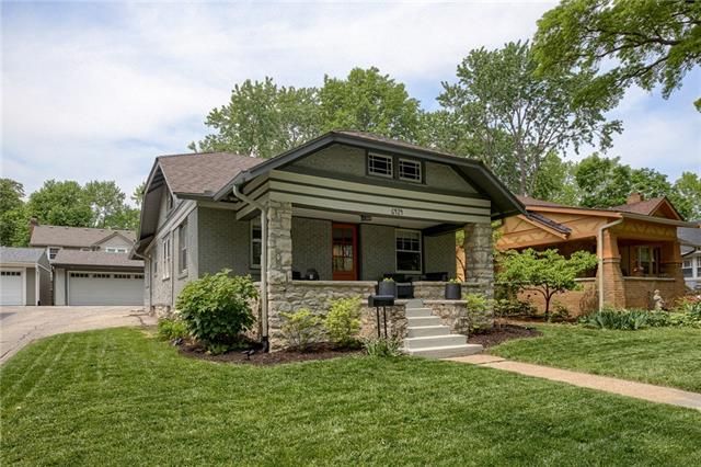 6424 Mcgee St, Kansas City, MO 64113