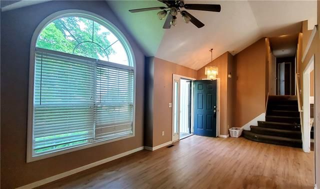 8735 N Paris Ave, Kansas City, MO 64153