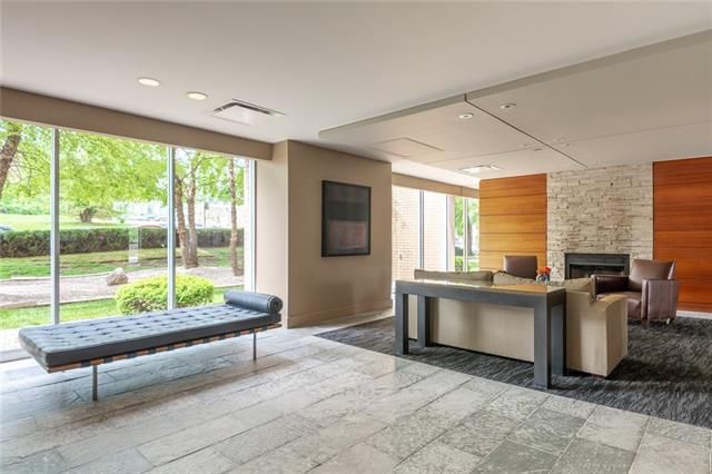 600 E 8th St #6R, Kansas City, MO 64106
