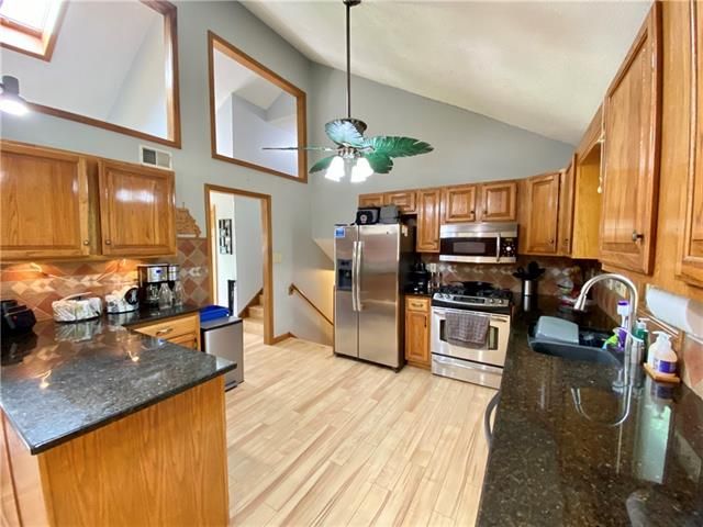 101 109th St, Kansas City, MO 64155