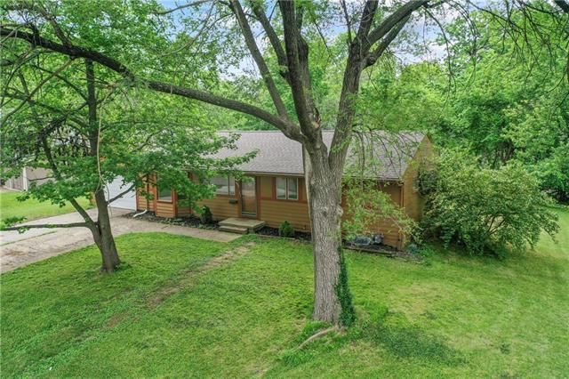 4927 Appleton Ave, Kansas City, MO 64133