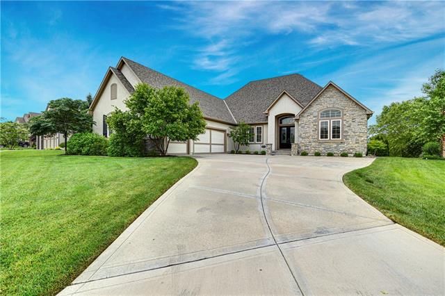 16844 Bluejacket St, Overland Park, KS 66221