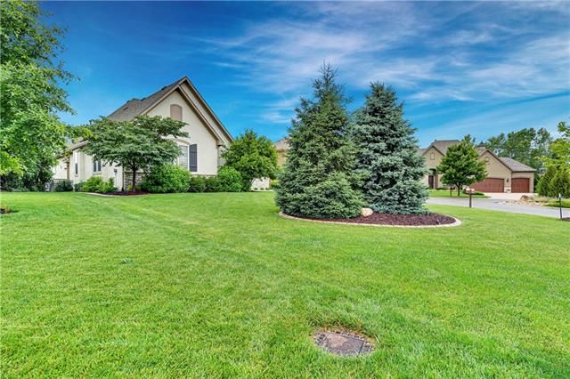 16844 Bluejacket St, Overland Park, KS 66221