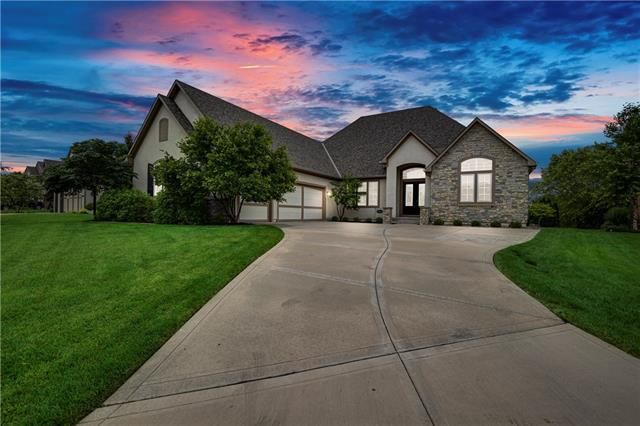 16844 Bluejacket St, Overland Park, KS 66221