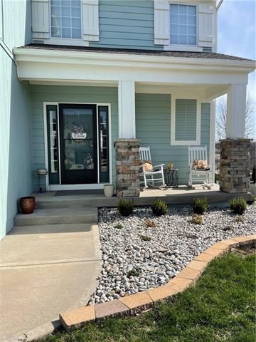 2353 W Fredrickson Dr, Olathe, KS 66061