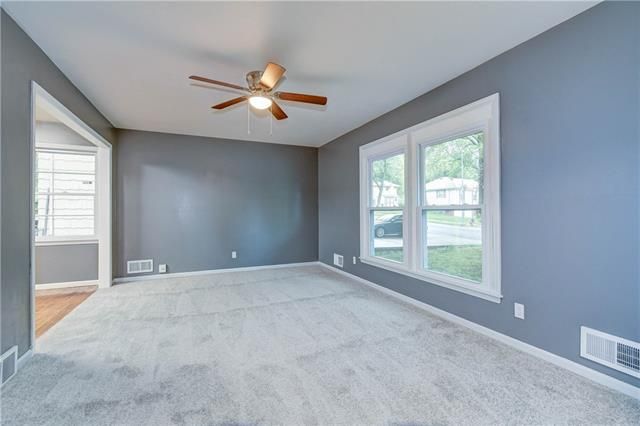 8407 E 105th Ter, Kansas City, MO 64134