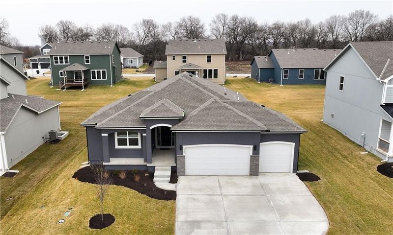 3209 SW Arboridge Dr, Lee's Summit, MO 64082