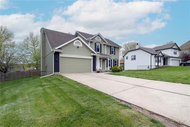 2319 NE Springbrook St, Blue Springs, MO 64014