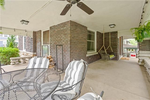 2 E 57th St, Kansas City, MO 64113