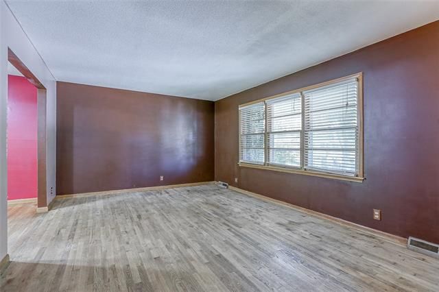 7014 NW 73rd Ter, Kansas City, MO 64152