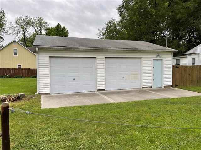 903 W Linden Ave, Independence, MO 64052