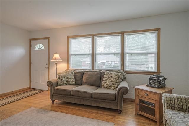 5136 Harvard Ave, Kansas City, MO 64133