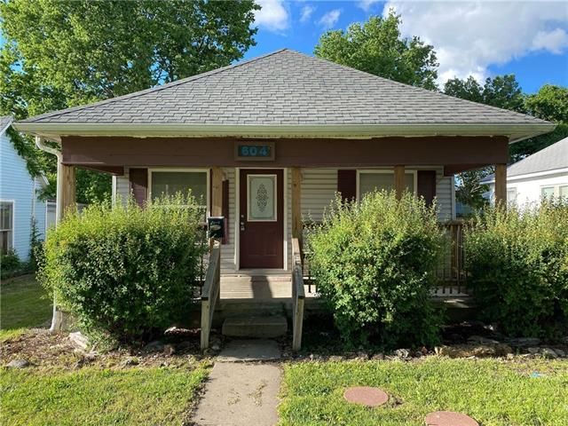 604 W Cooper St, Sedalia, MO 65301