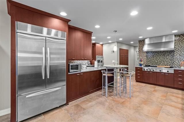 1007 W 66th St, Kansas City, MO 64113