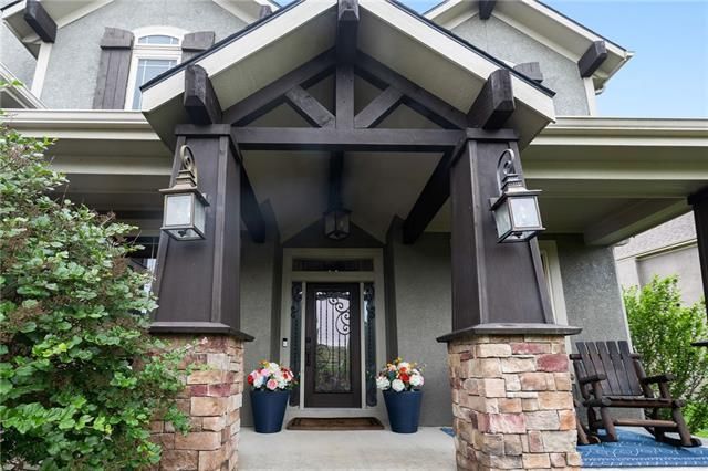 16813 Bluejacket St, Overland Park, KS 66221