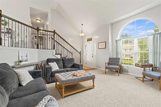 9623 N Adrian Pl, Kansas City, MO 64154