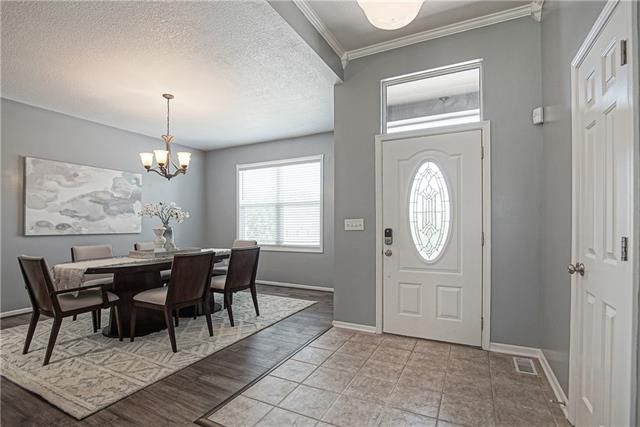 7826 N Hickory Ct, Kansas City, MO 64118