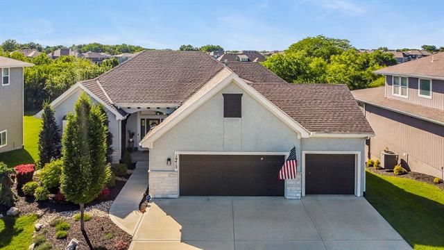 16412 Knox St, Overland Park, KS 66085