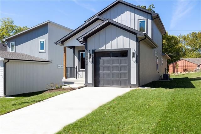 4434 Tracy Ave, Kansas City, MO 64110