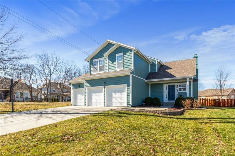 16322 S Stagecoach St, Olathe, KS 66062