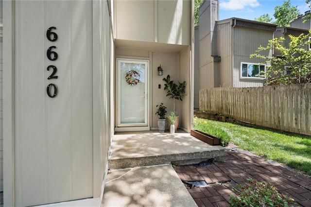 6620 Charles St, Shawnee, KS 66216