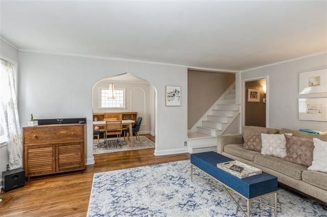 114 E 72nd St, Kansas City, MO 64114