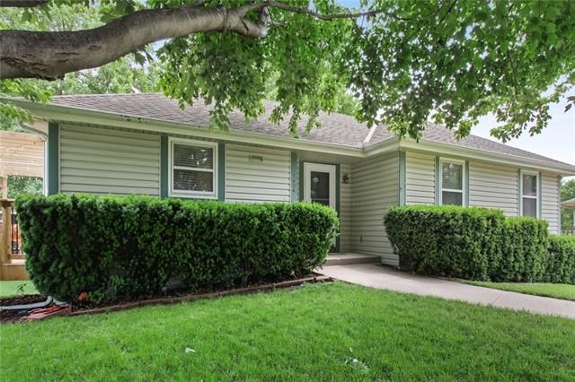 7924 NW 73rd Ct, Kansas City, MO 64151
