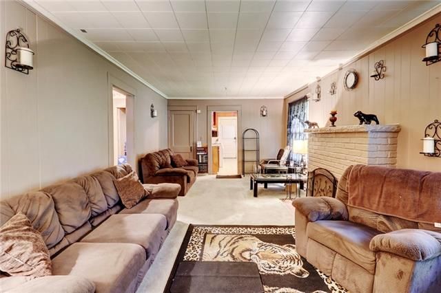 1823 E 47th Ter, Kansas City, MO 64130