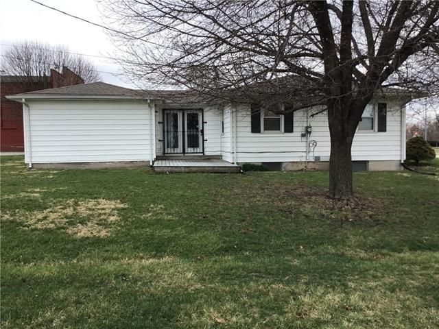 1006 W 2nd St, Cameron, MO 64429