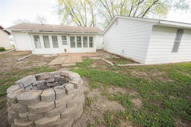 610 S 9th St, Tarkio, MO 64491