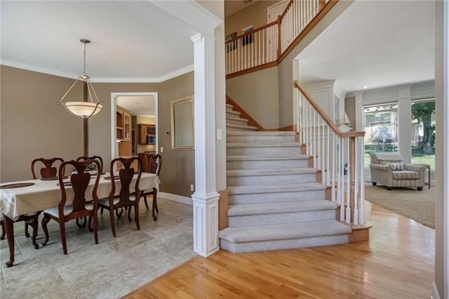 2908 SE Bingham Ct, Lee's Summit, MO 64063