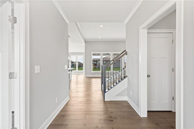 1713 SW Hightown Dr, Lee's Summit, MO 64082