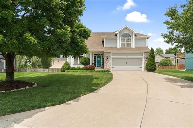 19074 W 164th Ter, Olathe, KS 66062