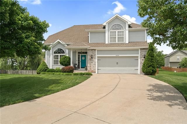 19074 W 164th Ter, Olathe, KS 66062