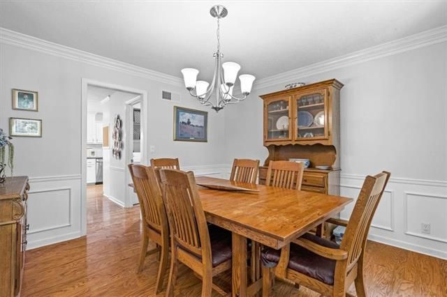 9702 W 124th St, Overland Park, KS 66213