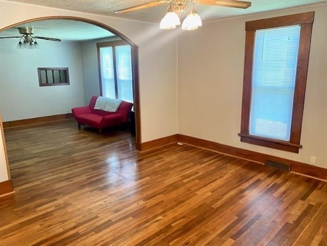712 W 3rd St, Pittsburg, KS 66762