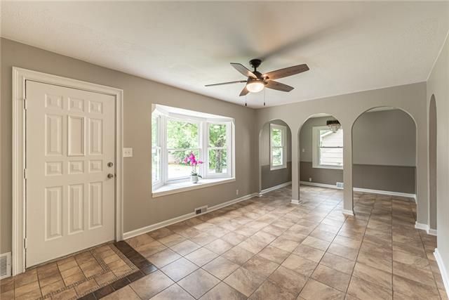 7803 E 113th St, Kansas City, MO 64134