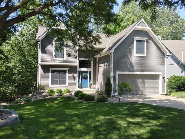 8304 NW 83rd St, Kansas City, MO 64152
