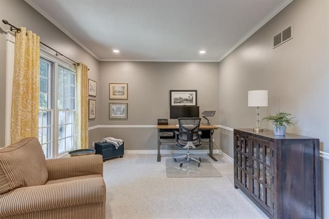 8304 NW 83rd St, Kansas City, MO 64152