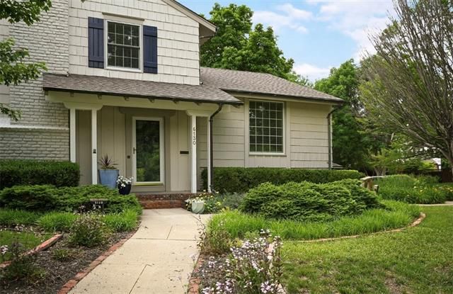 6130 Ward Pw, Kansas City, MO 64113